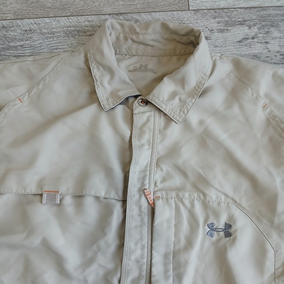 Under Armour Mens Short Sleeve Fishing Shirt Beige Polyester Button Up Size XL - Picture 1 of 9